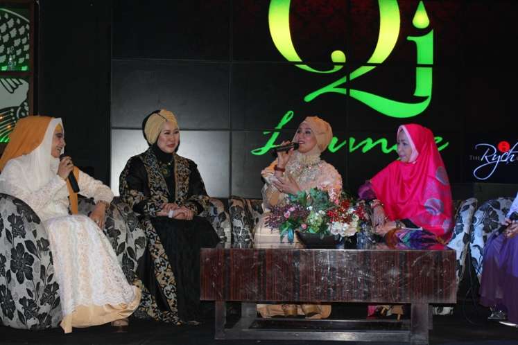 Marini Zumarnis, Makin Cantik Ketika Berhijab