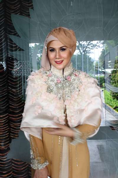 Marini Zumarnis, Makin Cantik Ketika Berhijab