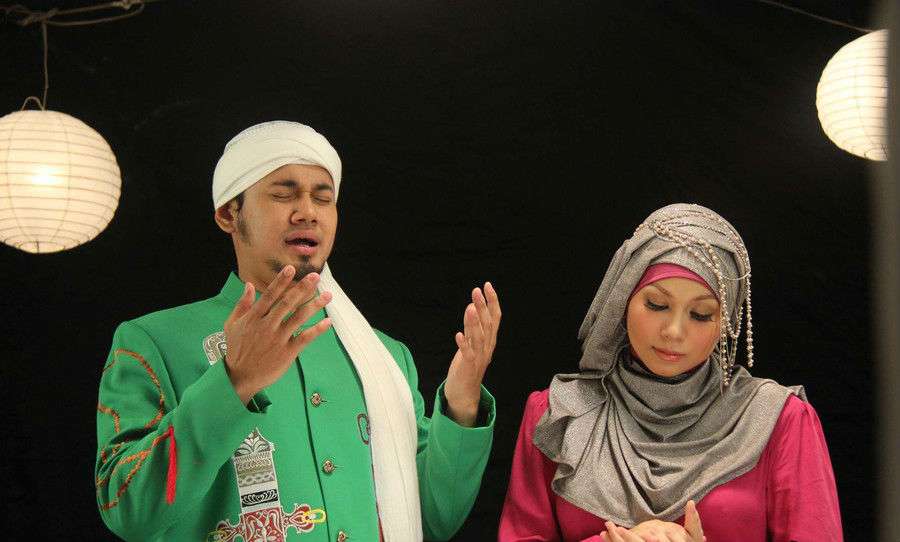 Foto Momen Romantis UGB dan Puput Melati