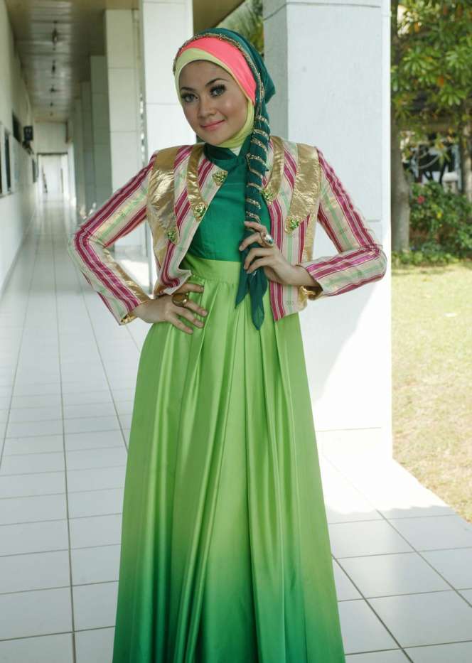 Indah Dewi Pertiwi Dalam Balutan Hijab