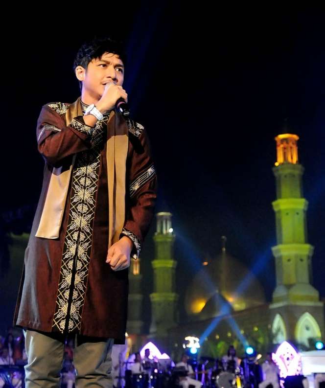 Foto Gaya Elegan Pasha Ungu Saat Berbusana Muslim