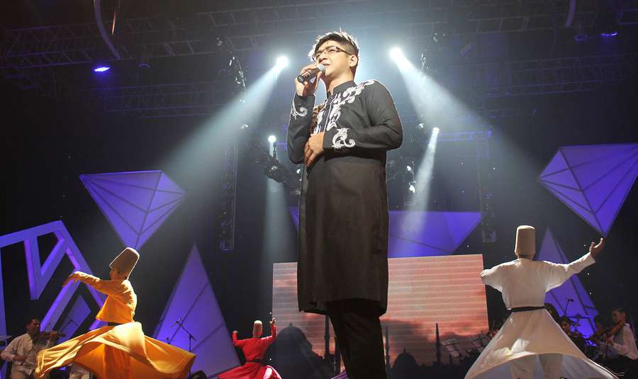 Foto Gaya Elegan Pasha Ungu Saat Berbusana Muslim