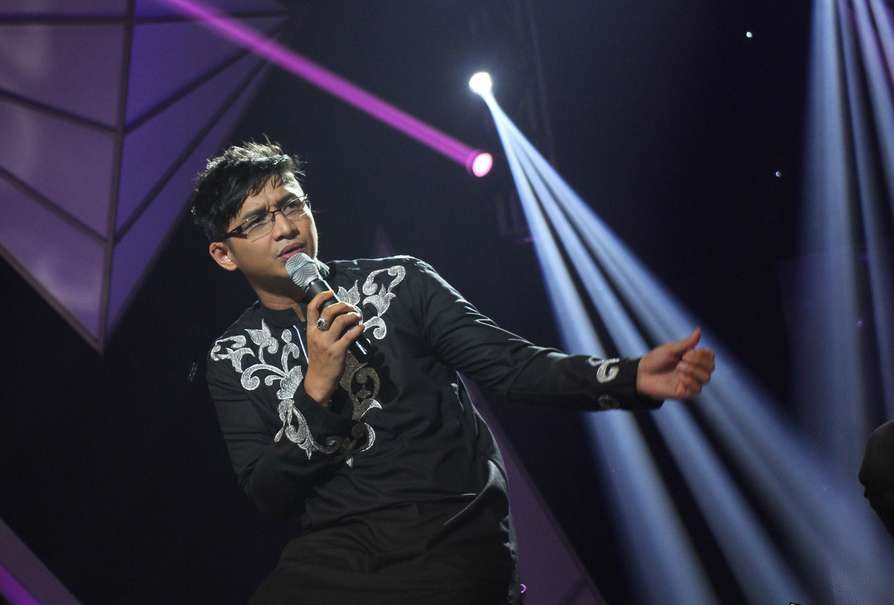 Foto Gaya Elegan Pasha Ungu Saat Berbusana Muslim