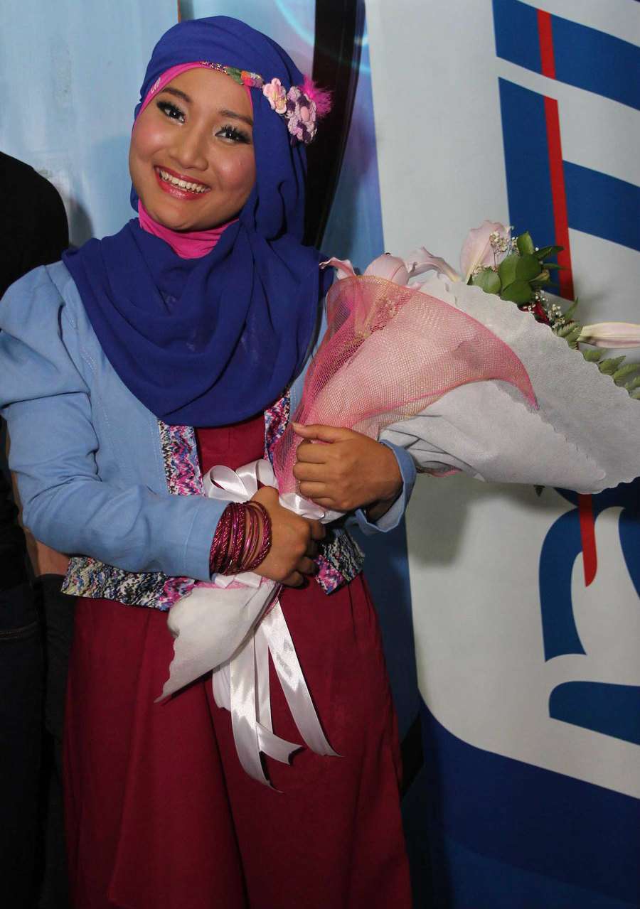 Kreasi Hijab Cantik ala Fatin Shidqia Lubis