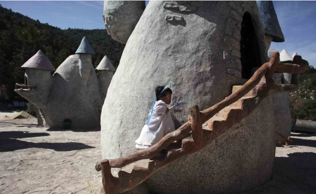 Foto Kerajaan 'Kurcaci' di China