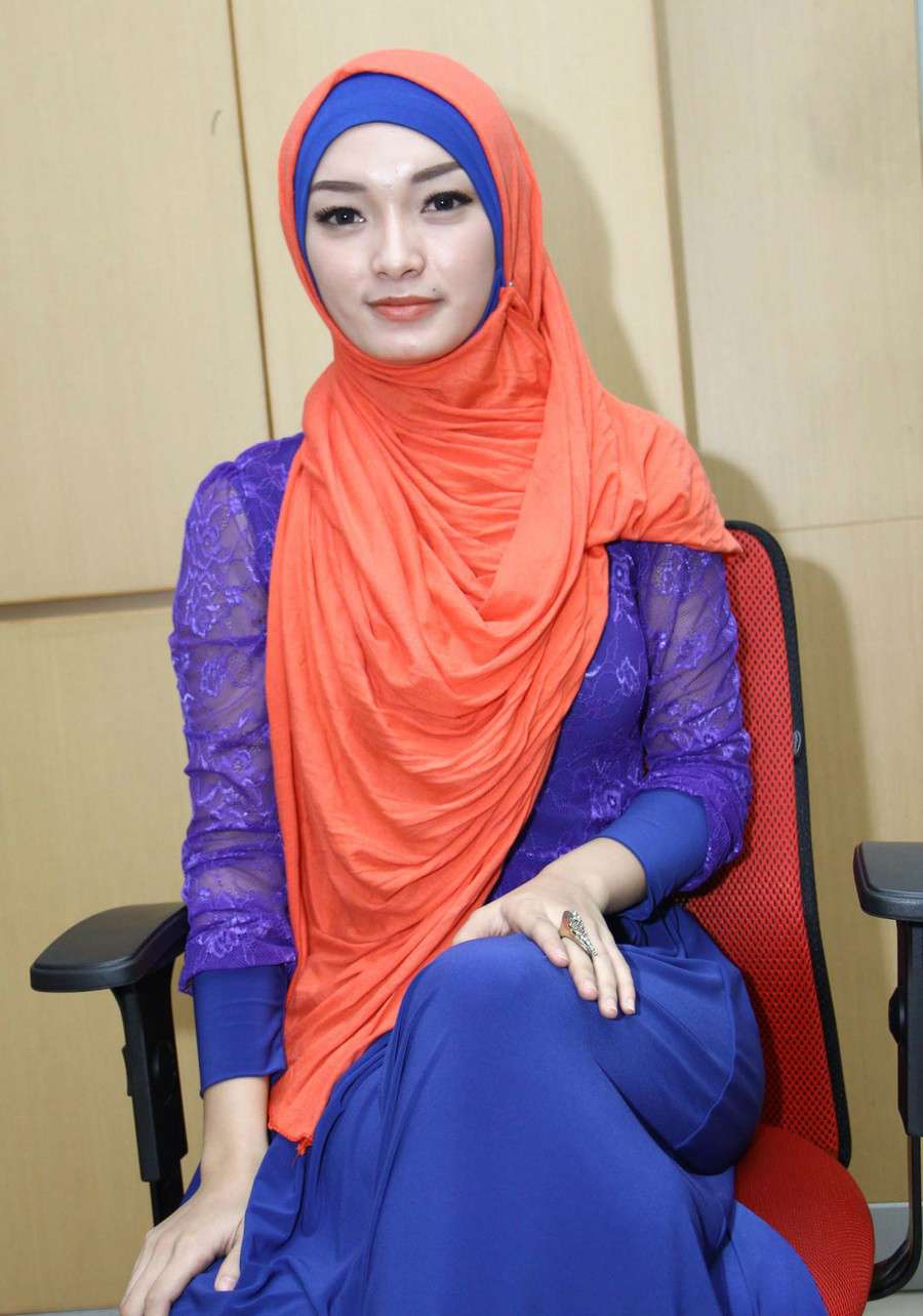 Foto Zaskia Gotik Anggun Berhijab