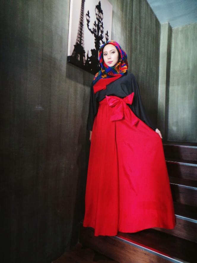 Foto Desainer Muda Jenahara, Inspirasi Hijabers