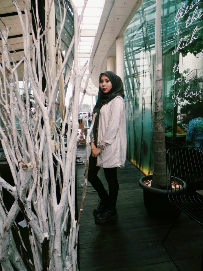 Foto Desainer Muda Jenahara, Inspirasi Hijabers