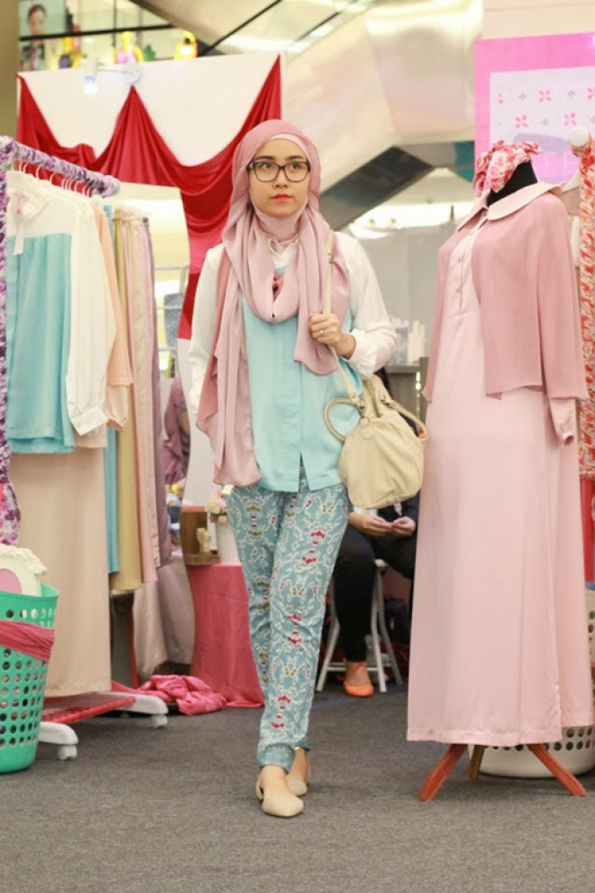 Gaya Sederhana Ala Siti Juwariyah