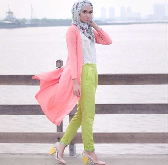 Hijab Style Pelangi Shella Alaztha