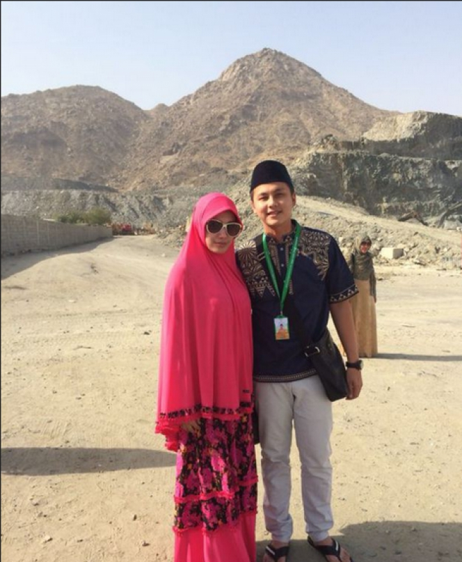 Foto Umroh `Historis` Ussy-Andhika