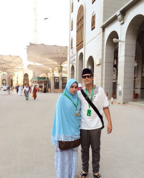 Foto Umroh `Historis` Ussy-Andhika