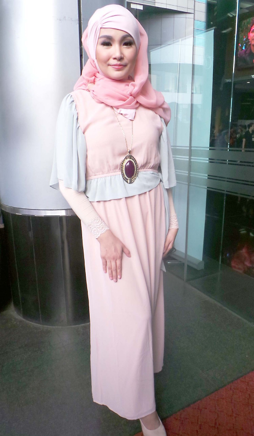 Hijab Soraya Larasati dan Doa Suami