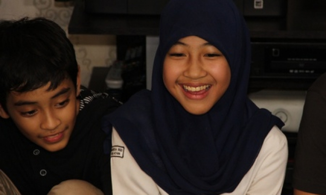 Coretan Busana Muslim Si Sulung Adiba, `Uje Kids`