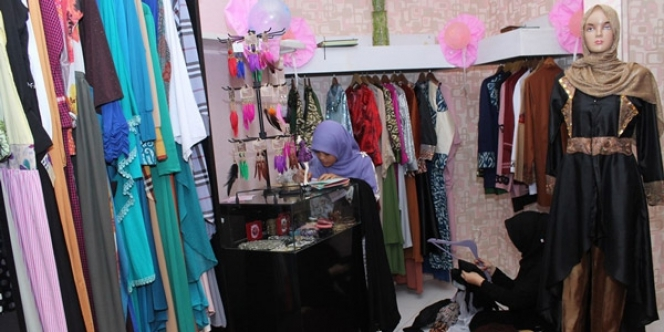 Coretan Busana Muslim Si Sulung Adiba, `Uje Kids`