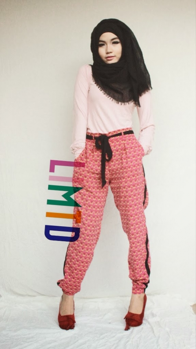 Gaya Hijab Imut Riva Rovifa