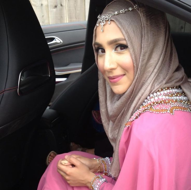 Gaya Kontemporer Hijaber Inggris, Amena Khan