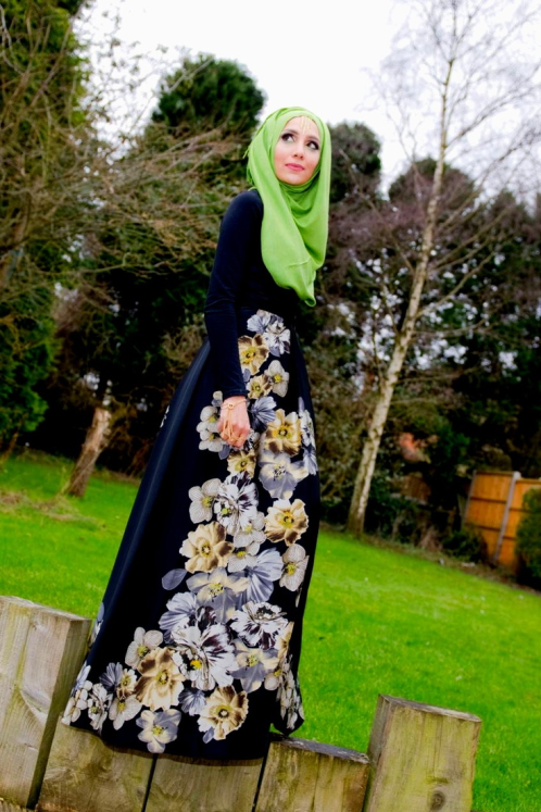Gaya Kontemporer Hijaber Inggris, Amena Khan