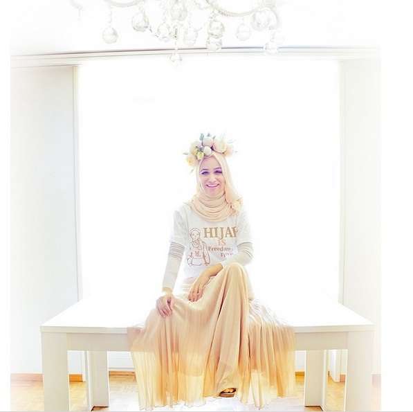 Gaya Hijab Fotografer Cantik Asal Swiss