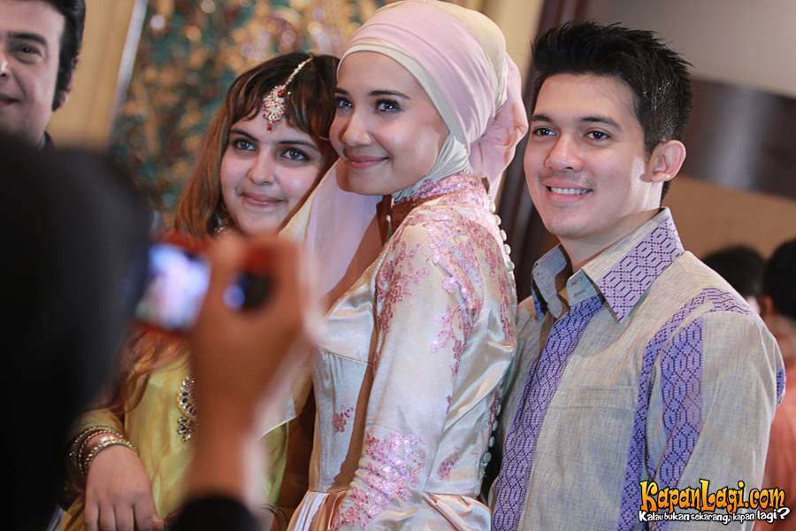 Cantik Elegan Ala Zaskia Sungkar