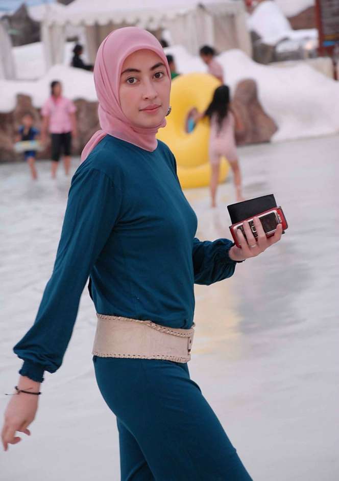 Keanggunan Hijab Annisa Trihapsari