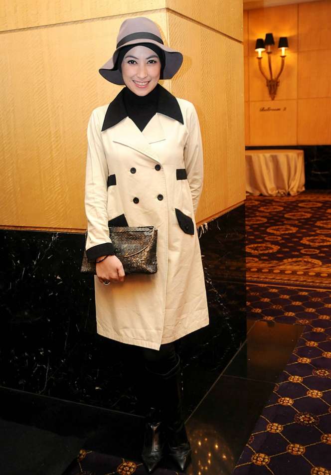 Keanggunan Hijab Annisa Trihapsari