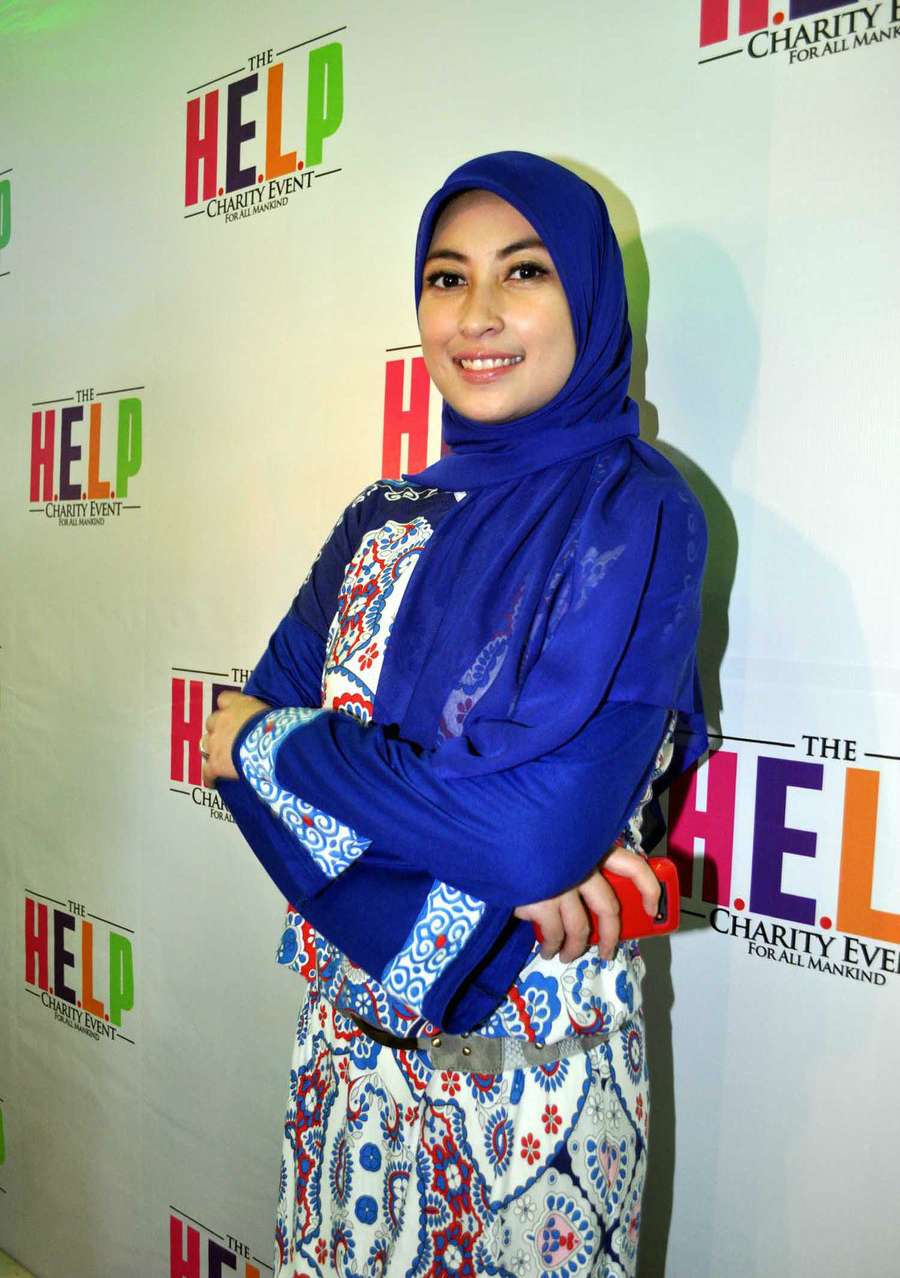 Keanggunan Hijab Annisa Trihapsari