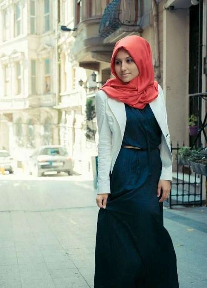 Kombinasi Hijab Blazer untuk ke Kantor 
