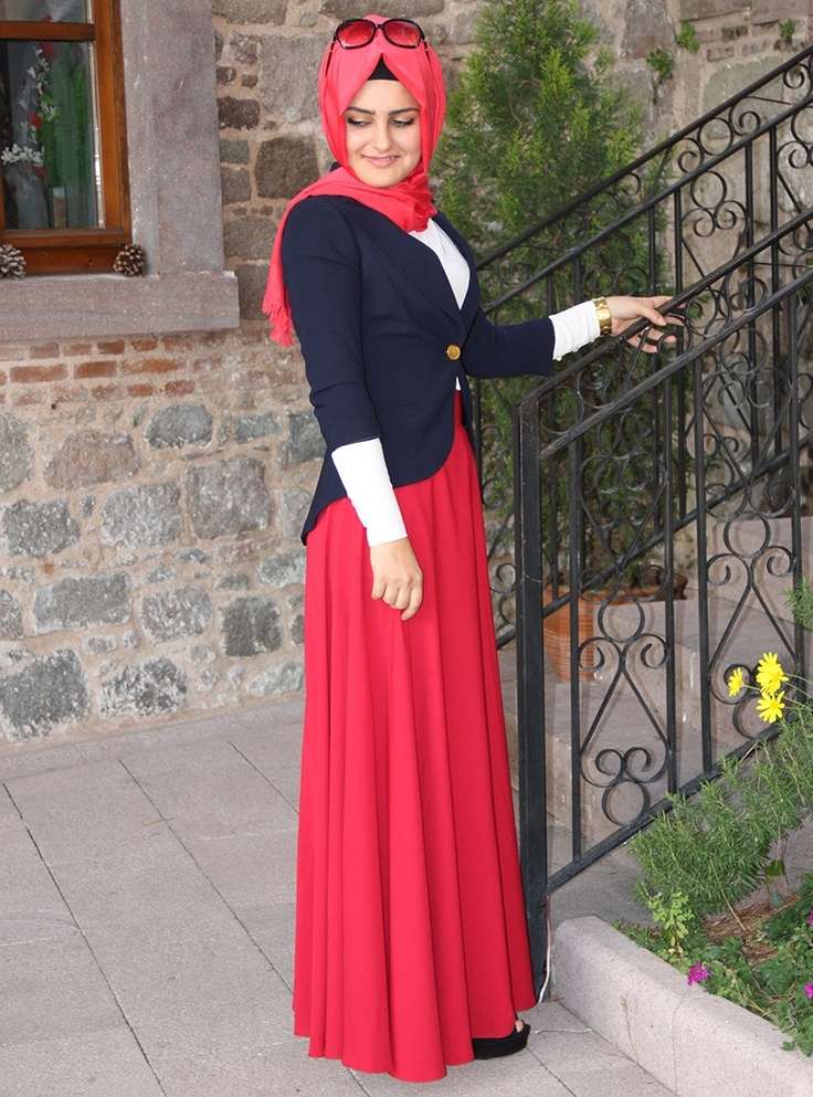 Kombinasi Hijab Blazer untuk ke Kantor 