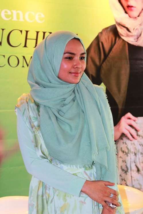 Gaya Hidup Sehat Desainer Hijab Ria Miranda