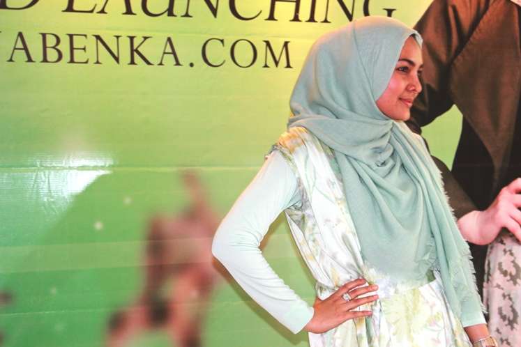 Gaya Hidup Sehat Desainer Hijab Ria Miranda