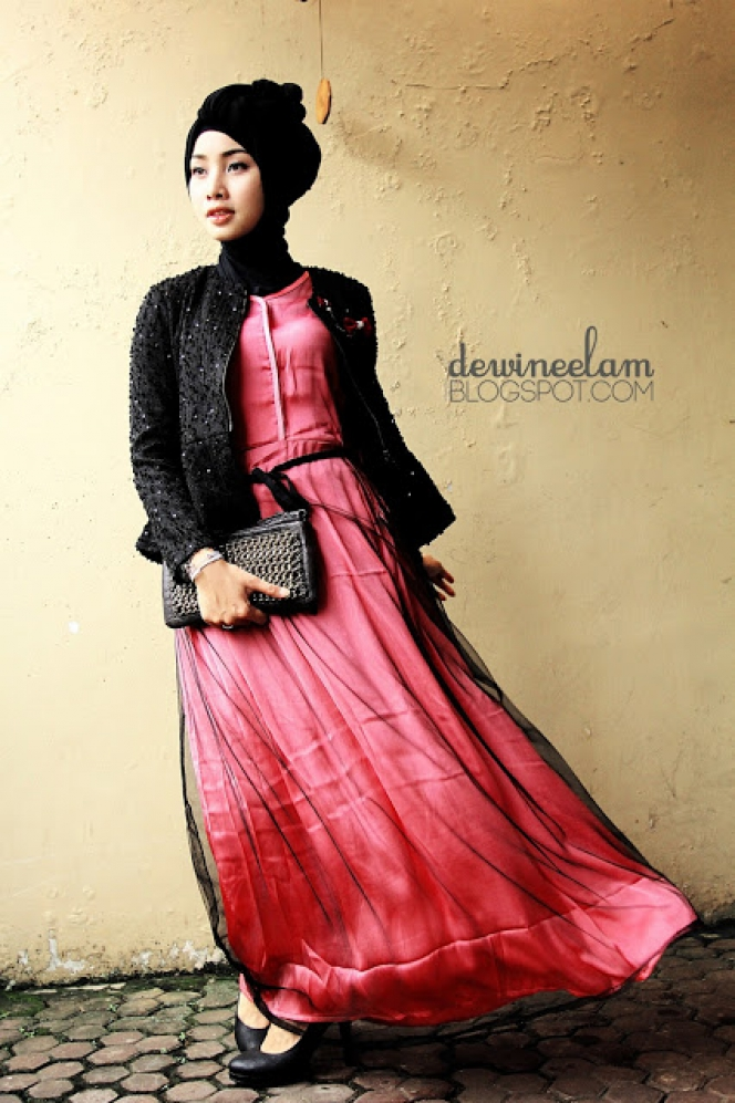 Inspirasi `Hijab-Rok` Dewi Neelam
