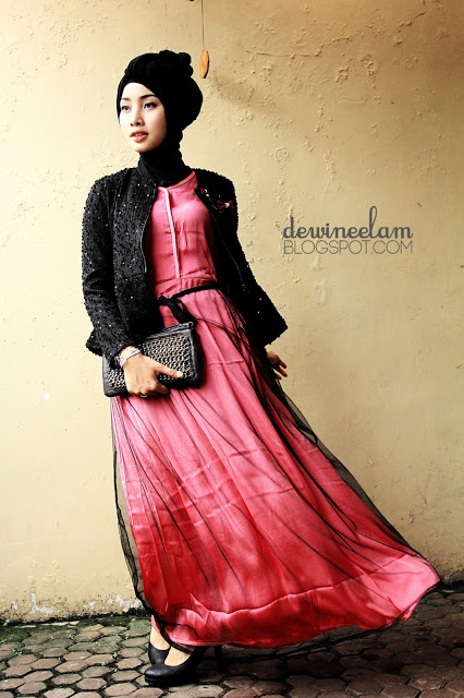 Inspirasi `Hijab-Rok` Dewi Neelam