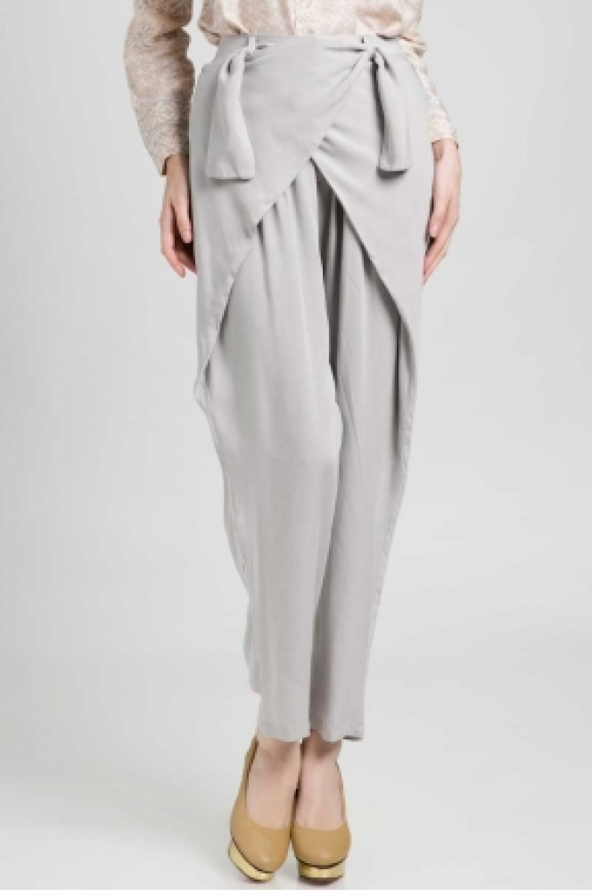 Syar'i dalam Balutan Celana Harem 