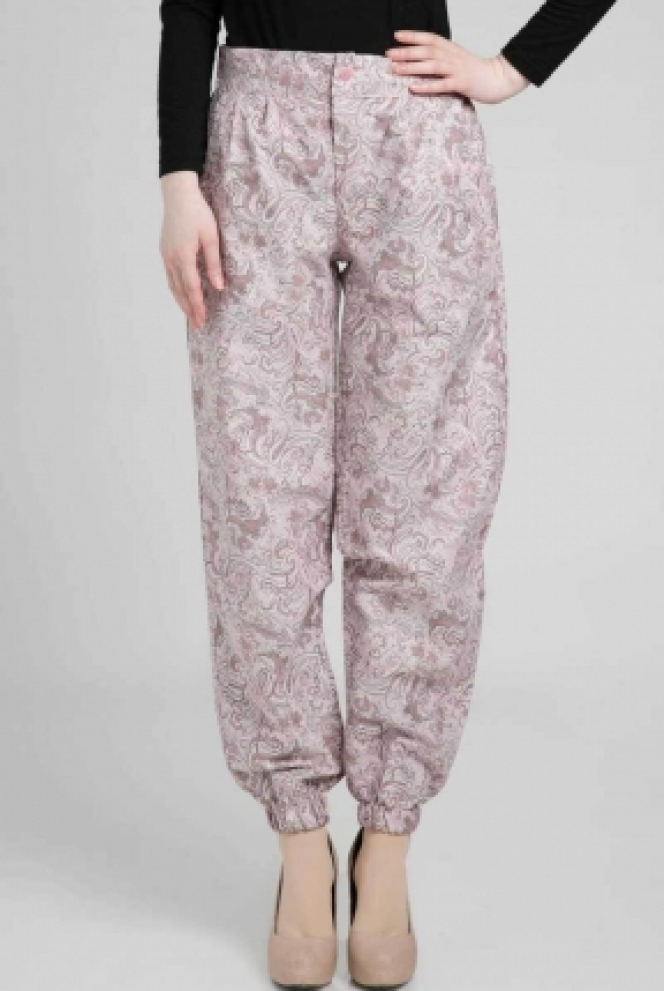 Syar'i dalam Balutan Celana Harem 