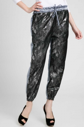 Syar'i dalam Balutan Celana Harem 