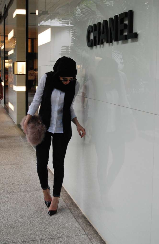 Hitam Putih Hijaber Amerika 