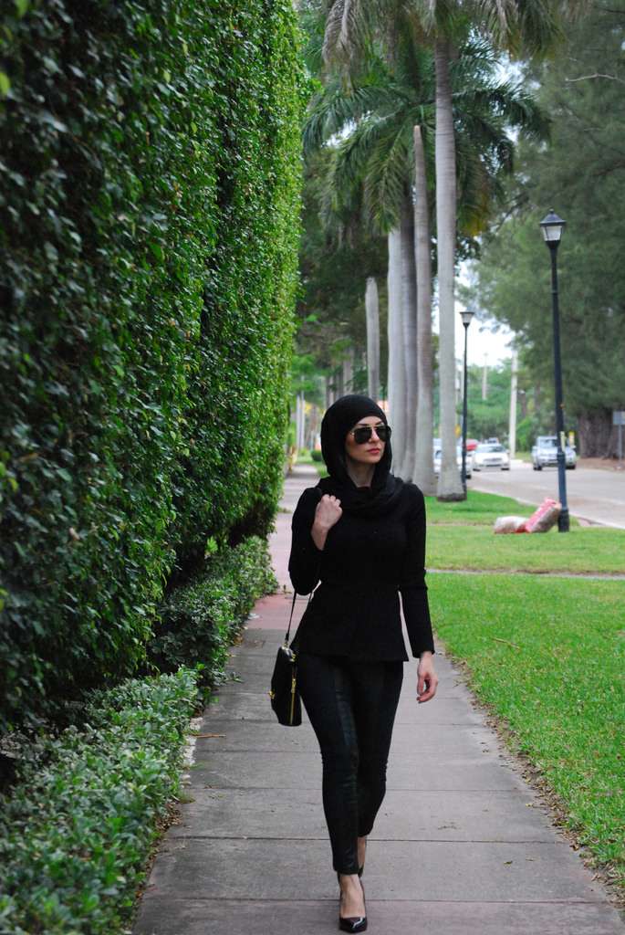 Hitam Putih Hijaber Amerika 