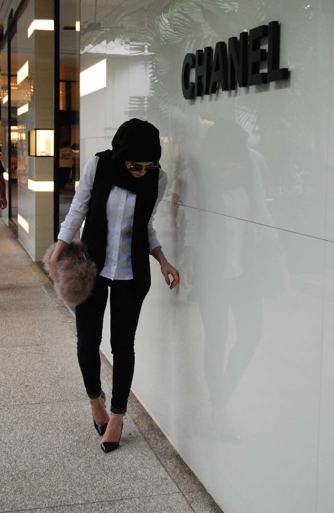 Hitam Putih Hijaber Amerika 