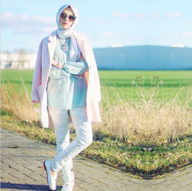 Arti Biru di Mata Blogger Cantik Nada Puspita