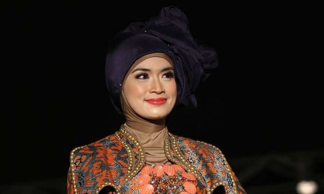 Yulia Rachman, Cantik Berhijab