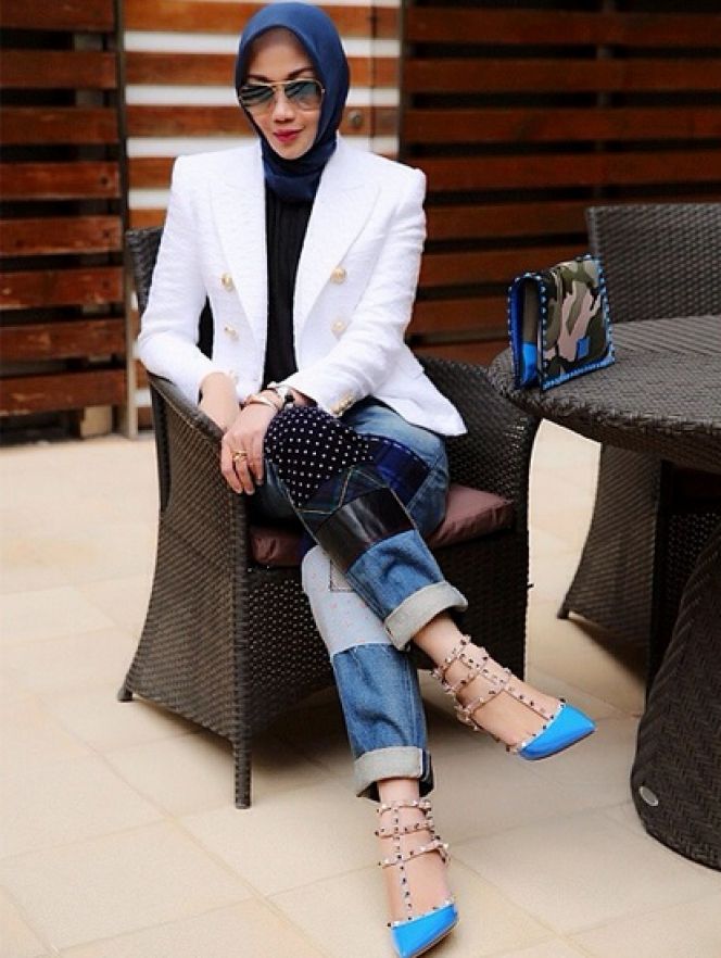 Fashion Muslim si Sosialita Nyentrik 