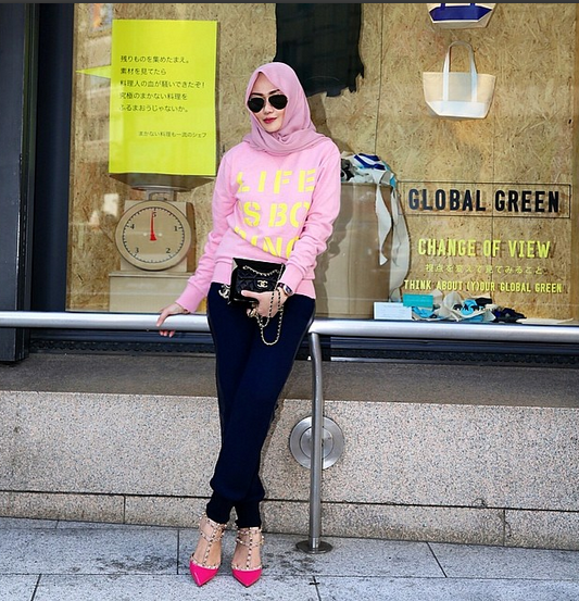 Fashion Muslim si Sosialita Nyentrik 