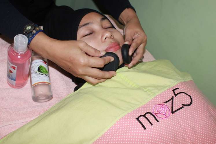 Totok Aura `Tasbih` Bikin Cantik Hijabers