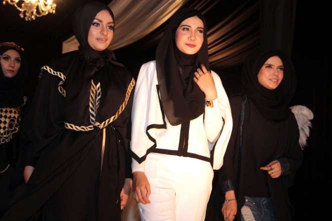 Koleksi Fashion Hijab Zaskia Sungkar