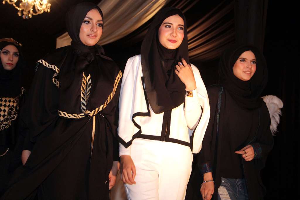 Koleksi Fashion Hijab Zaskia Sungkar