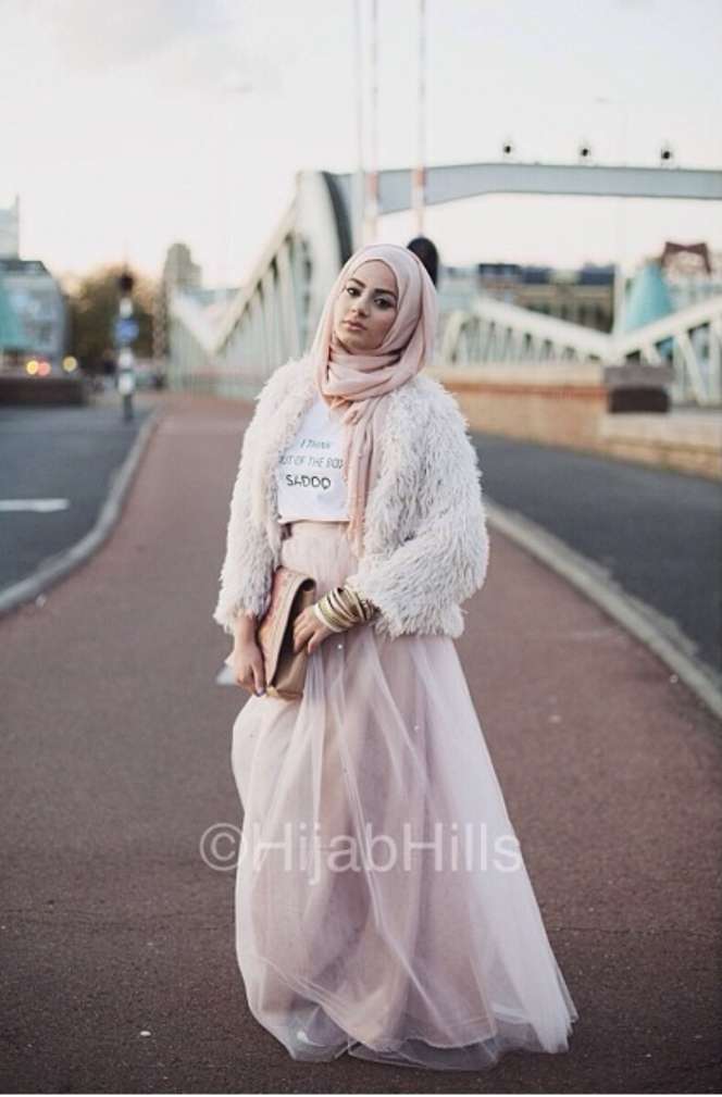 Elegan, Hijaber Cantik Asal Belanda