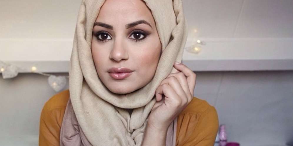 Elegan, Hijaber Cantik Asal Belanda