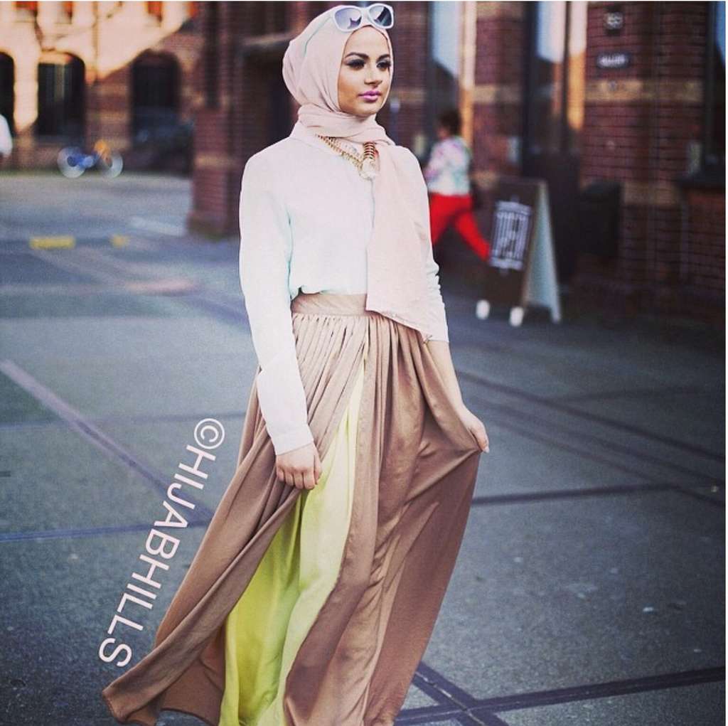Elegan, Hijaber Cantik Asal Belanda