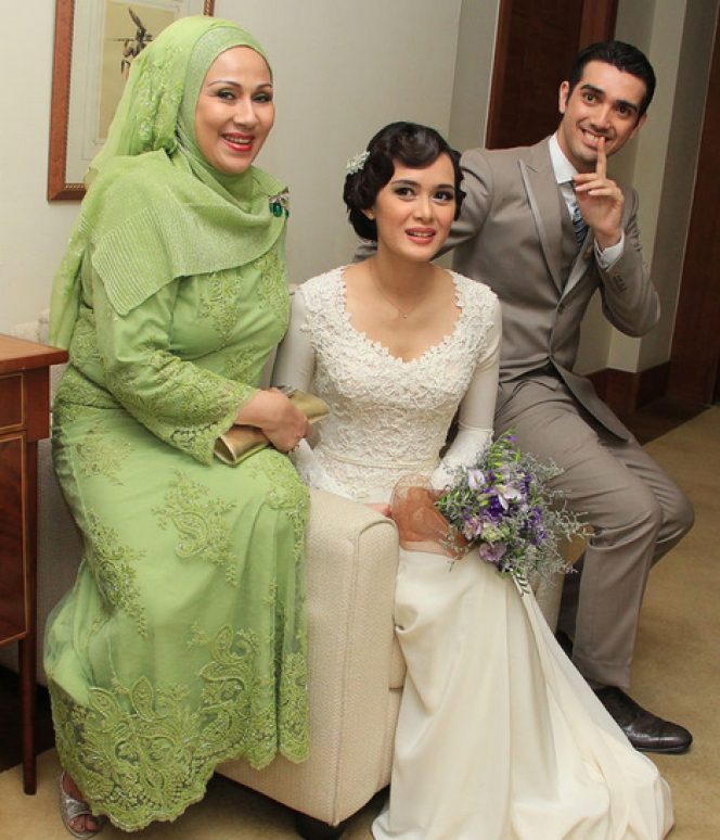 Si Cantik Renata Jadi Mualaf